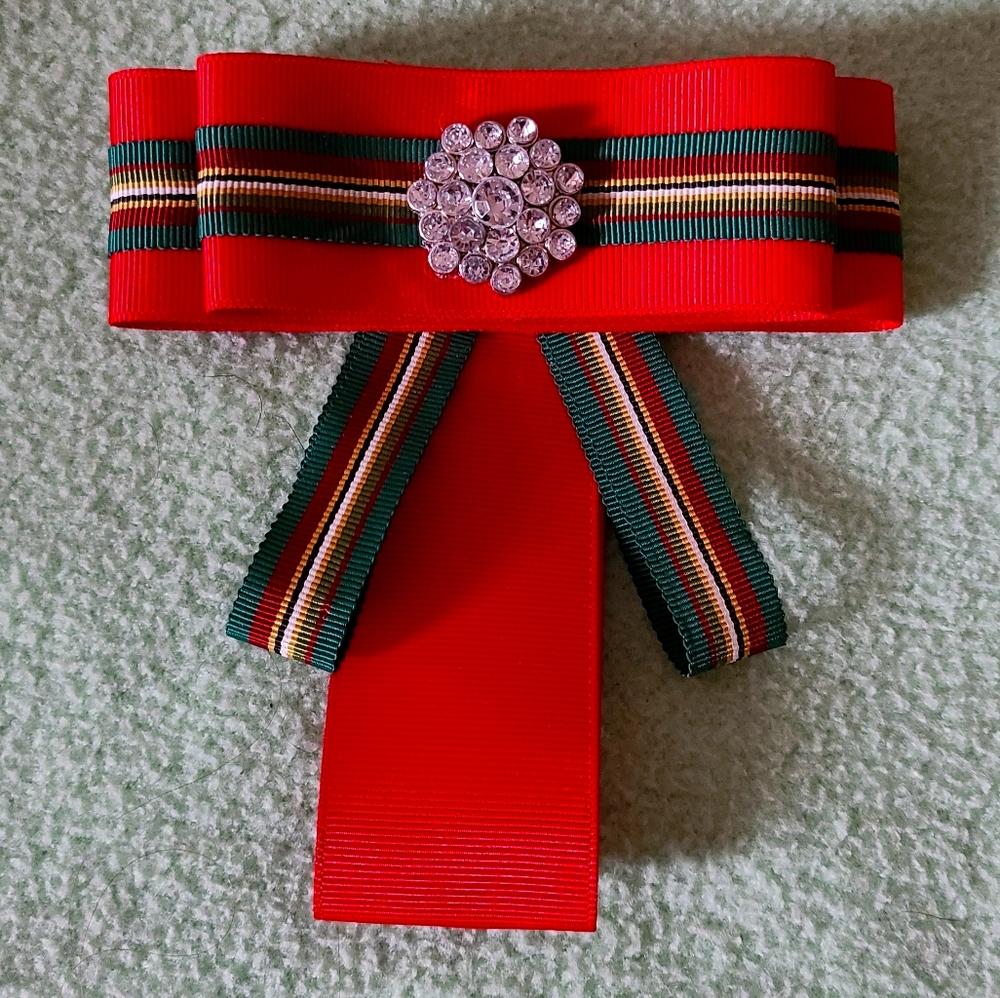 designer inspired bow brooch